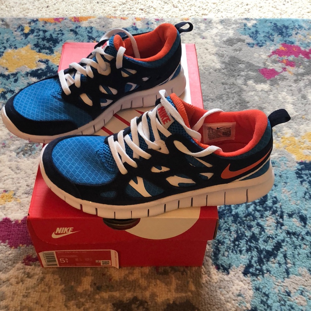 Nike free run 2. Boy size 5.5. Brand new inbox!